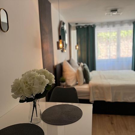 Prime Host Dream Apartment คาร์ลสรูเฮอ ภายนอก รูปภาพ