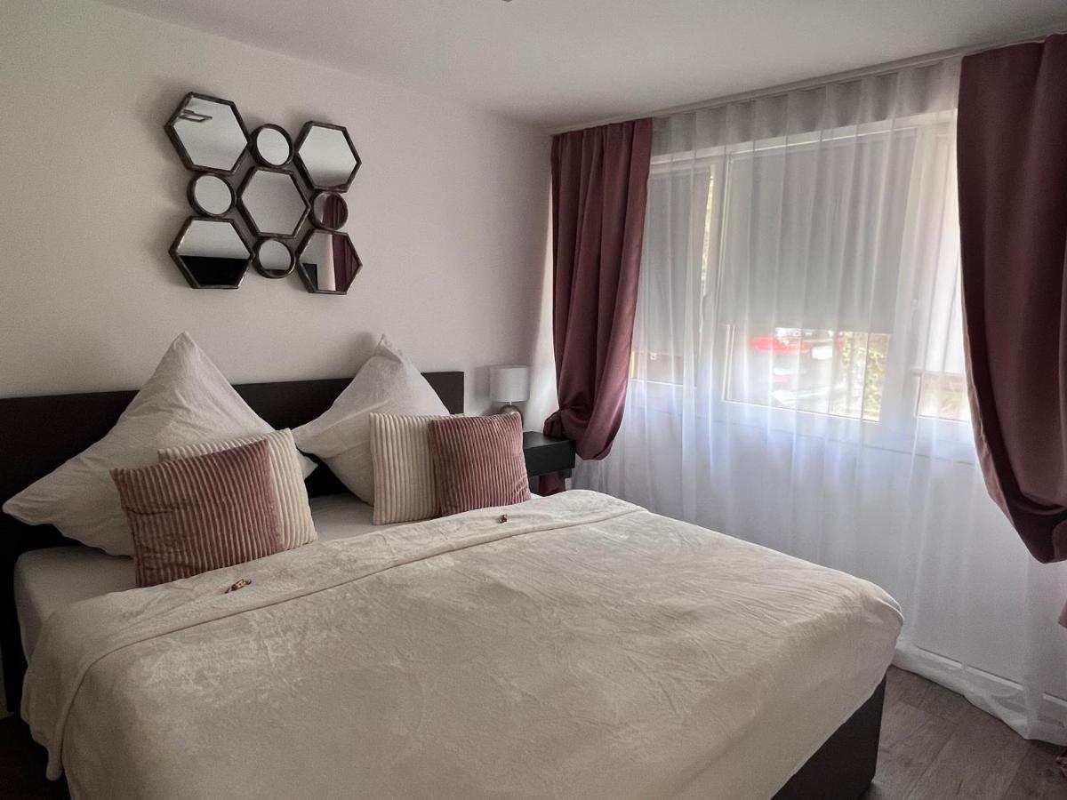 Prime Host Dream Apartment คาร์ลสรูเฮอ ภายนอก รูปภาพ