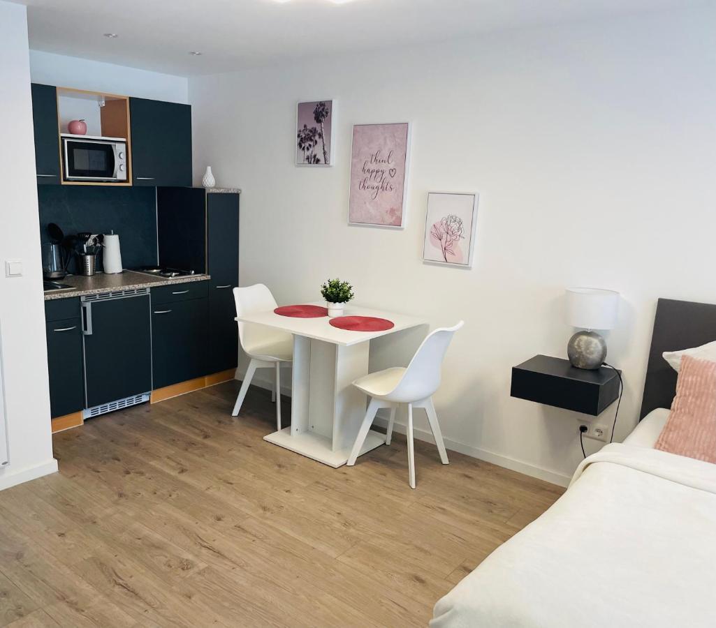 Prime Host Dream Apartment คาร์ลสรูเฮอ ภายนอก รูปภาพ