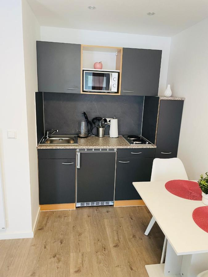 Prime Host Dream Apartment คาร์ลสรูเฮอ ภายนอก รูปภาพ