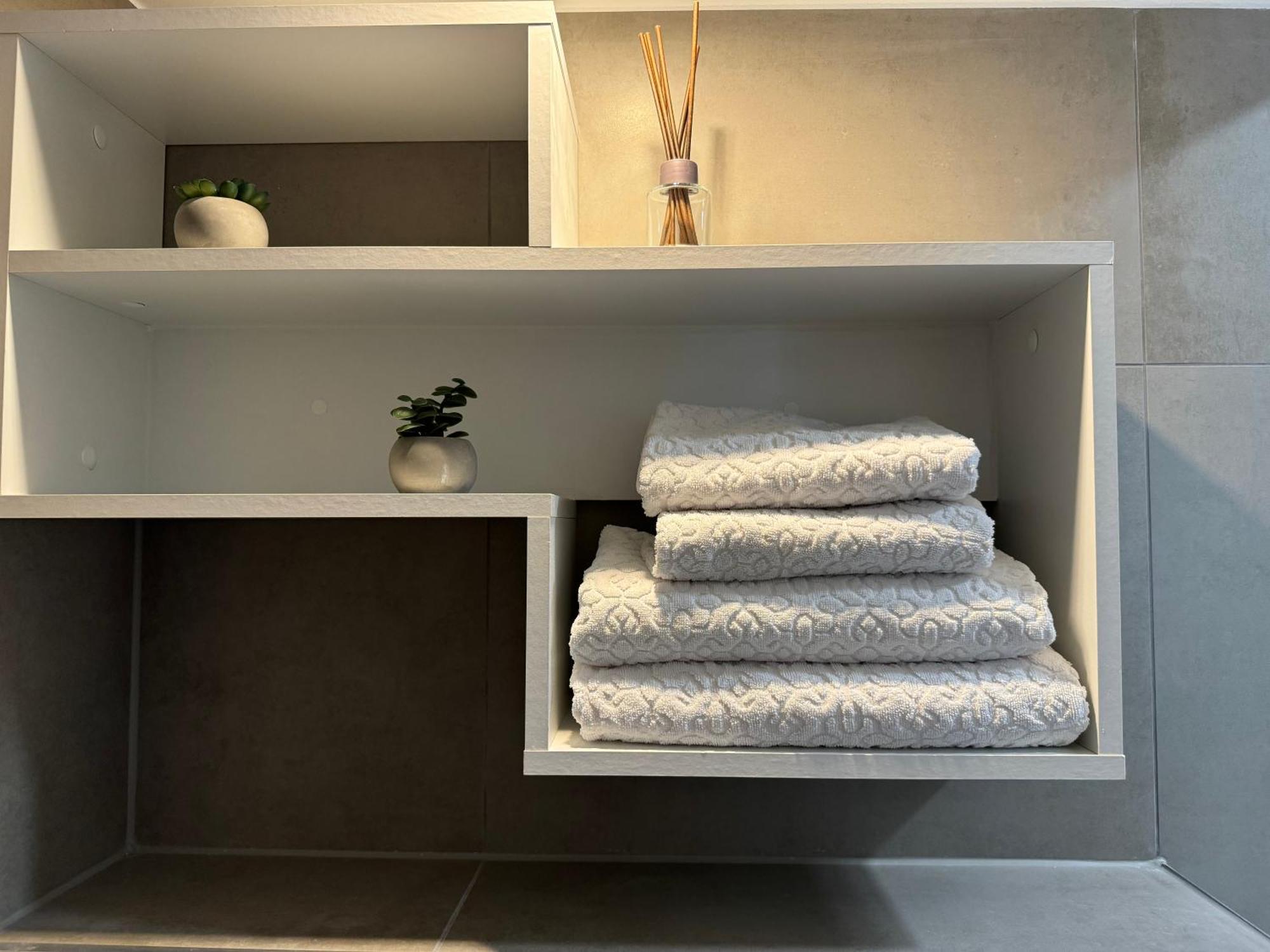 Prime Host Dream Apartment คาร์ลสรูเฮอ ภายนอก รูปภาพ